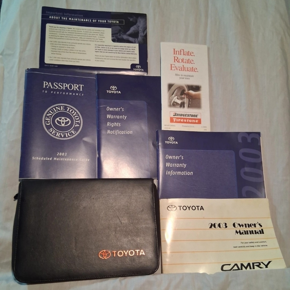 2003 Toyota Camry Leather Zip Case + Owner's Manual + 3 Books + 2 Pamphlets OEM